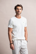 T-SHIRT BÁSICA COM LOGO