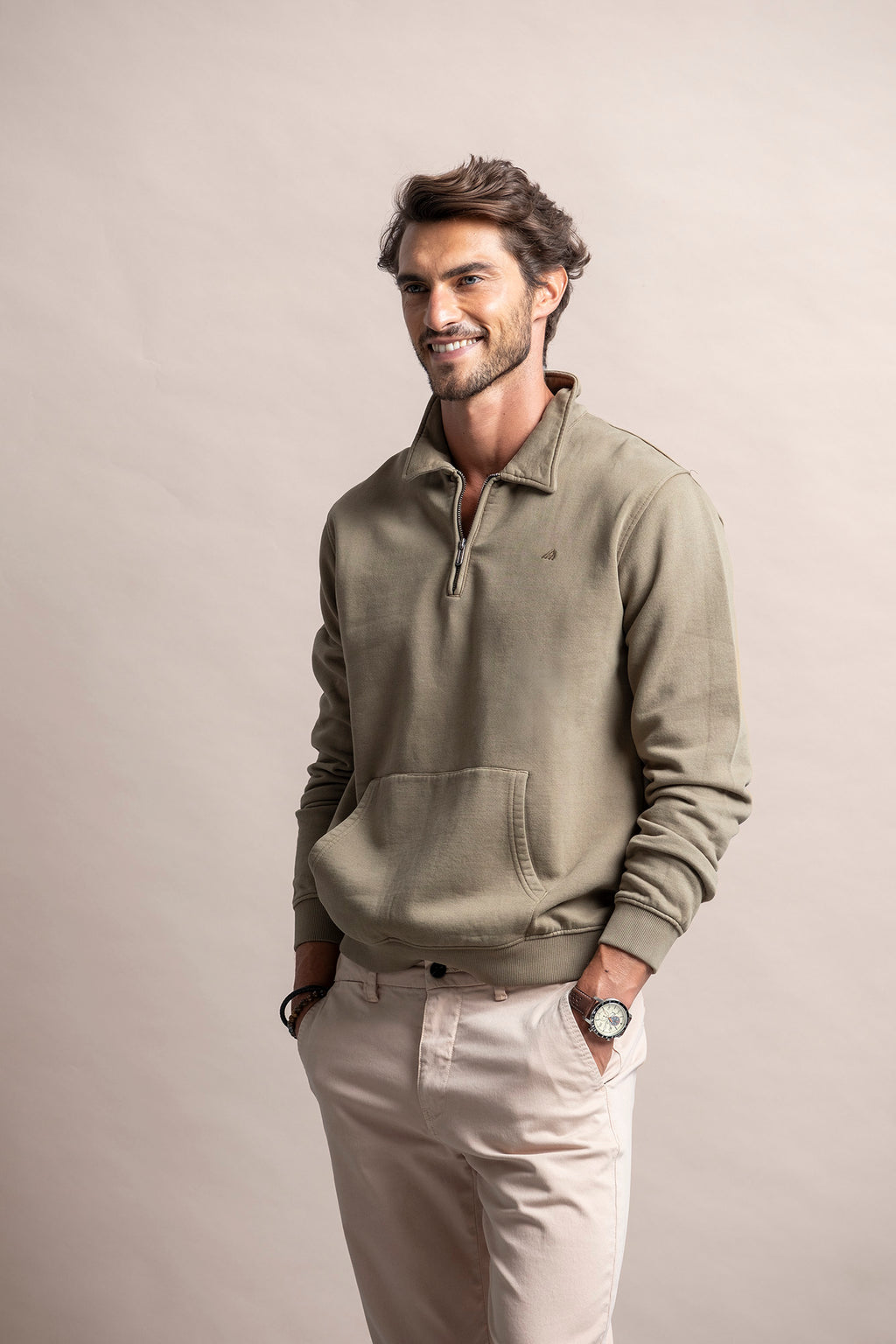 SWEATSHIRT COM FECHO GARMENT DYE