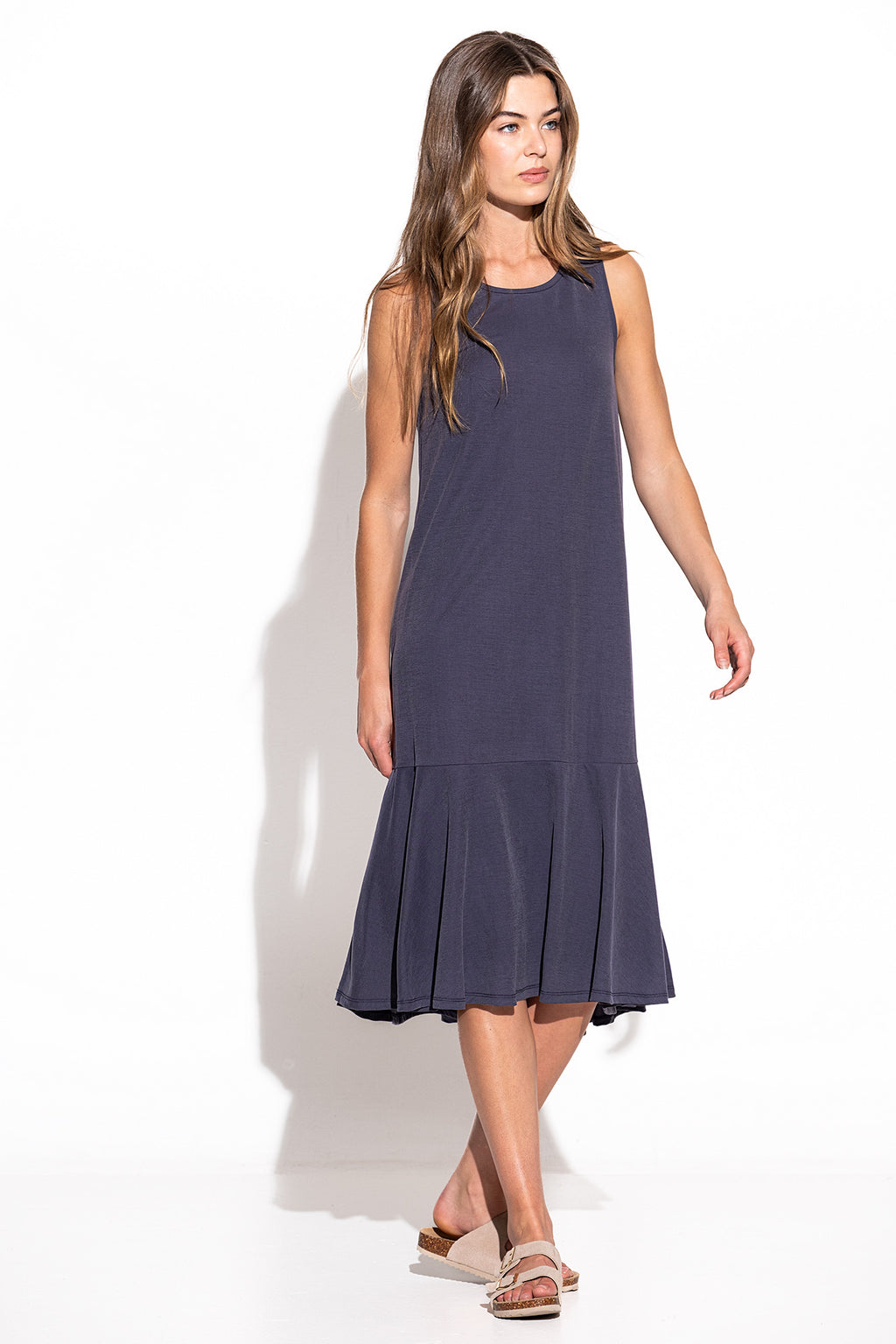 VESTIDO MIDI CON VOLANTE