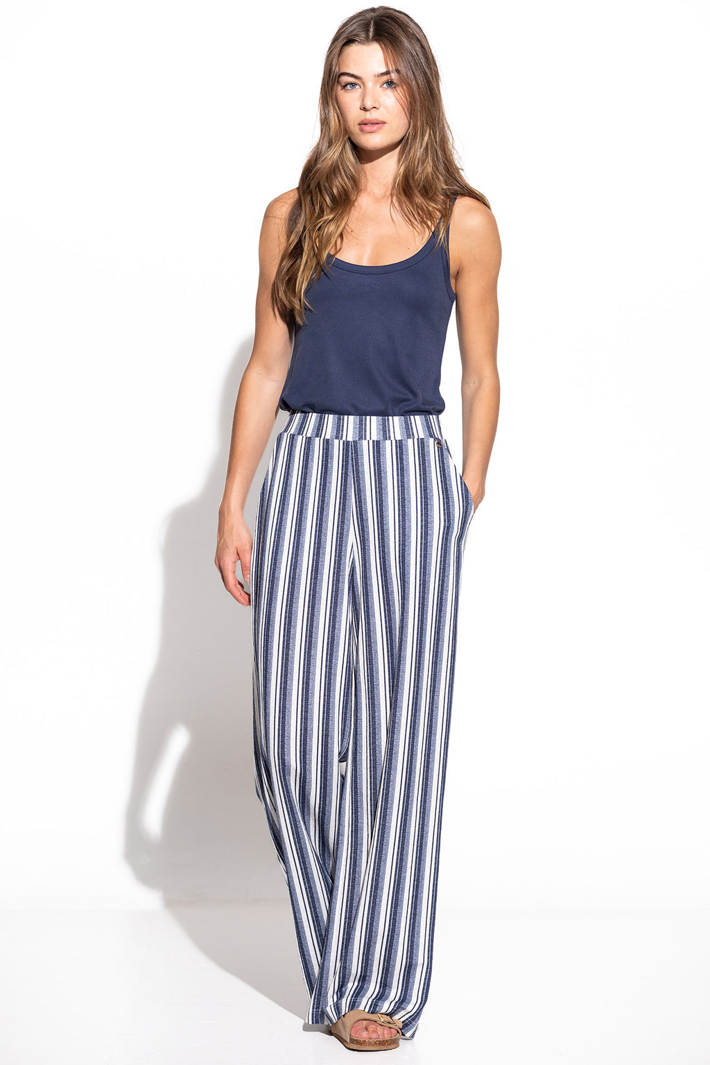 Pantalones anchos a rayas