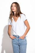 T-SHIRT COM APLICAÇÃO FITA DE REN