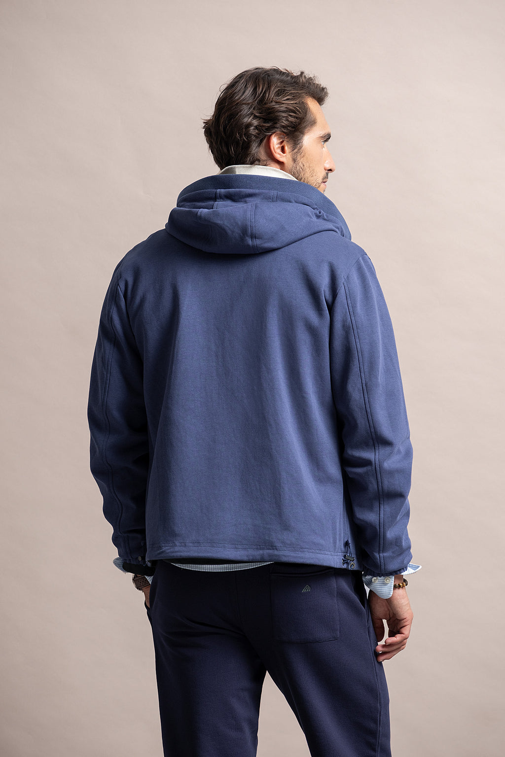 CORTAVIENTOS HOMBRE CON CAPUCHA - AZUL MARINO OSCURO