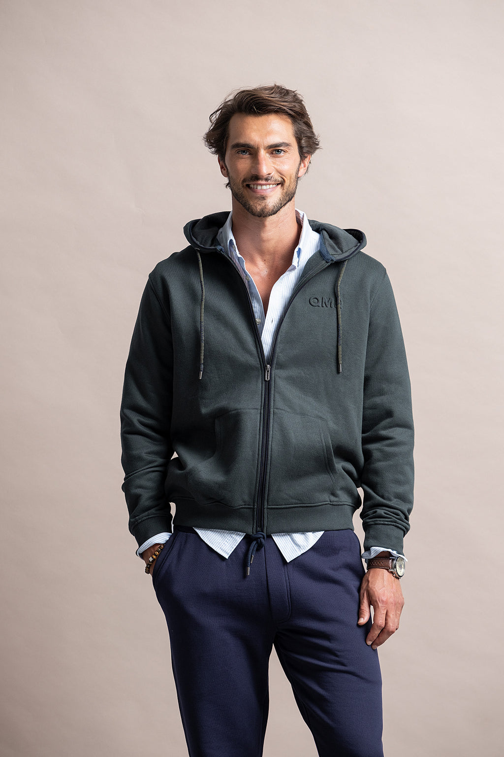 CASACO SWEAT COM CAPUZ