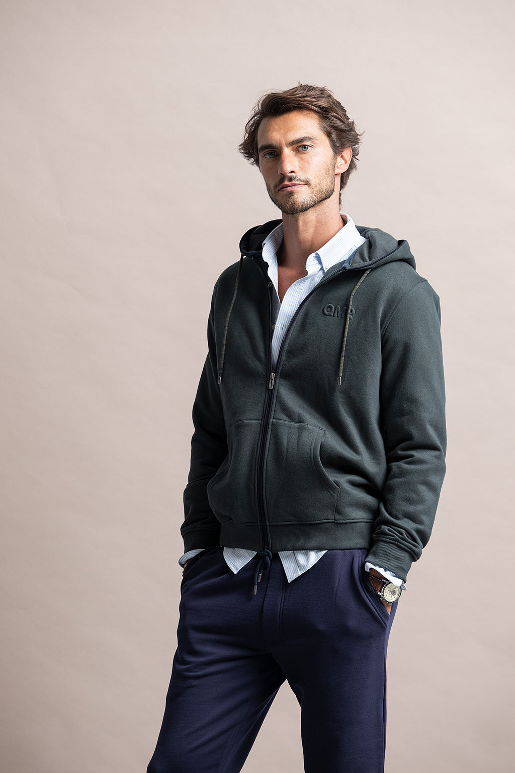 CASACO SWEAT COM CAPUZ