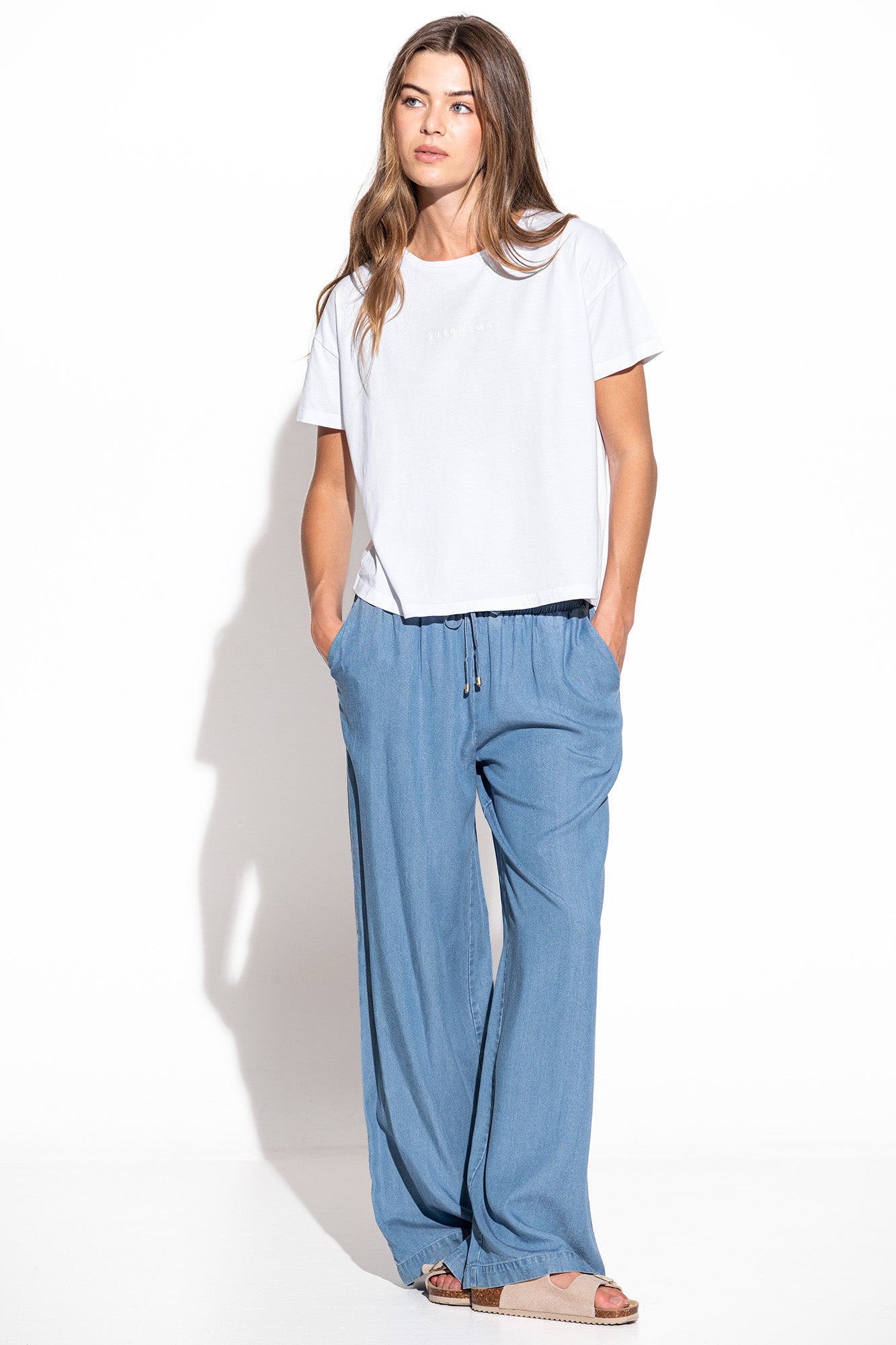 T-SHIRT LARGA COM PRINT QUEBRAMAR
