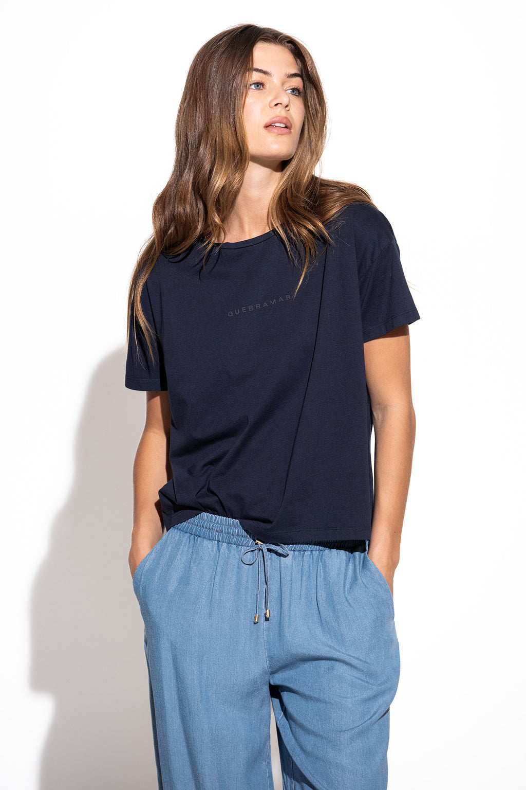 T-SHIRT LARGA COM PRINT QUEBRAMAR
