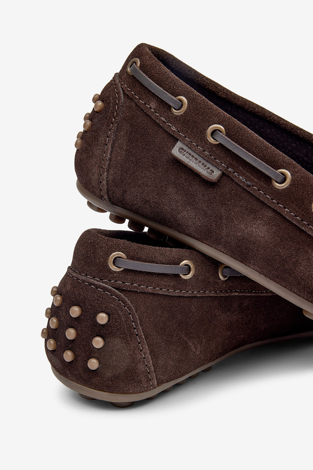 MOCASSINS EM PELE COM ATACADORES