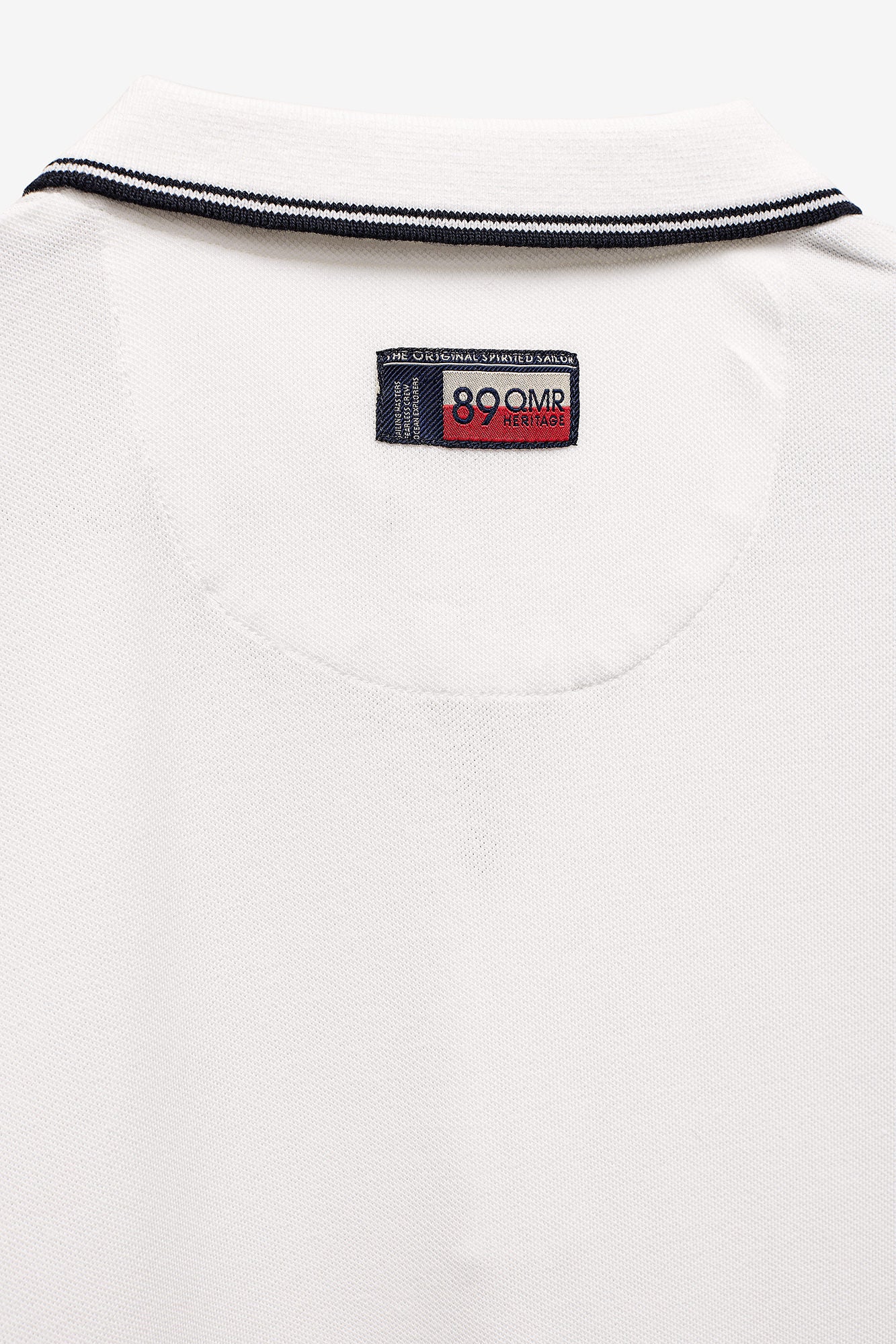 POLO EM MICRO PIQUET COM FECHO