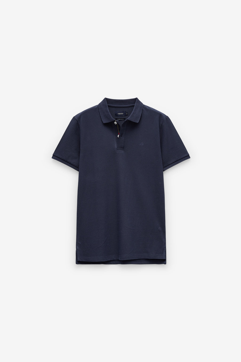 POLO PIQUÉ CON DETALLE EN LA TAPETA