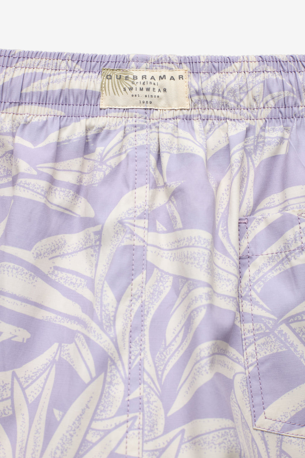 BAÑADOR CORTO CON ESTAMPADO FLORAL