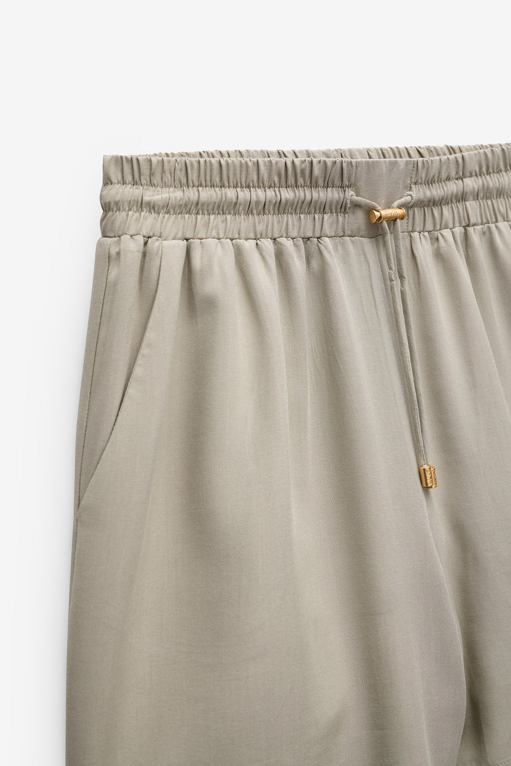 PANTALONES CORTOS FLUIDOS
