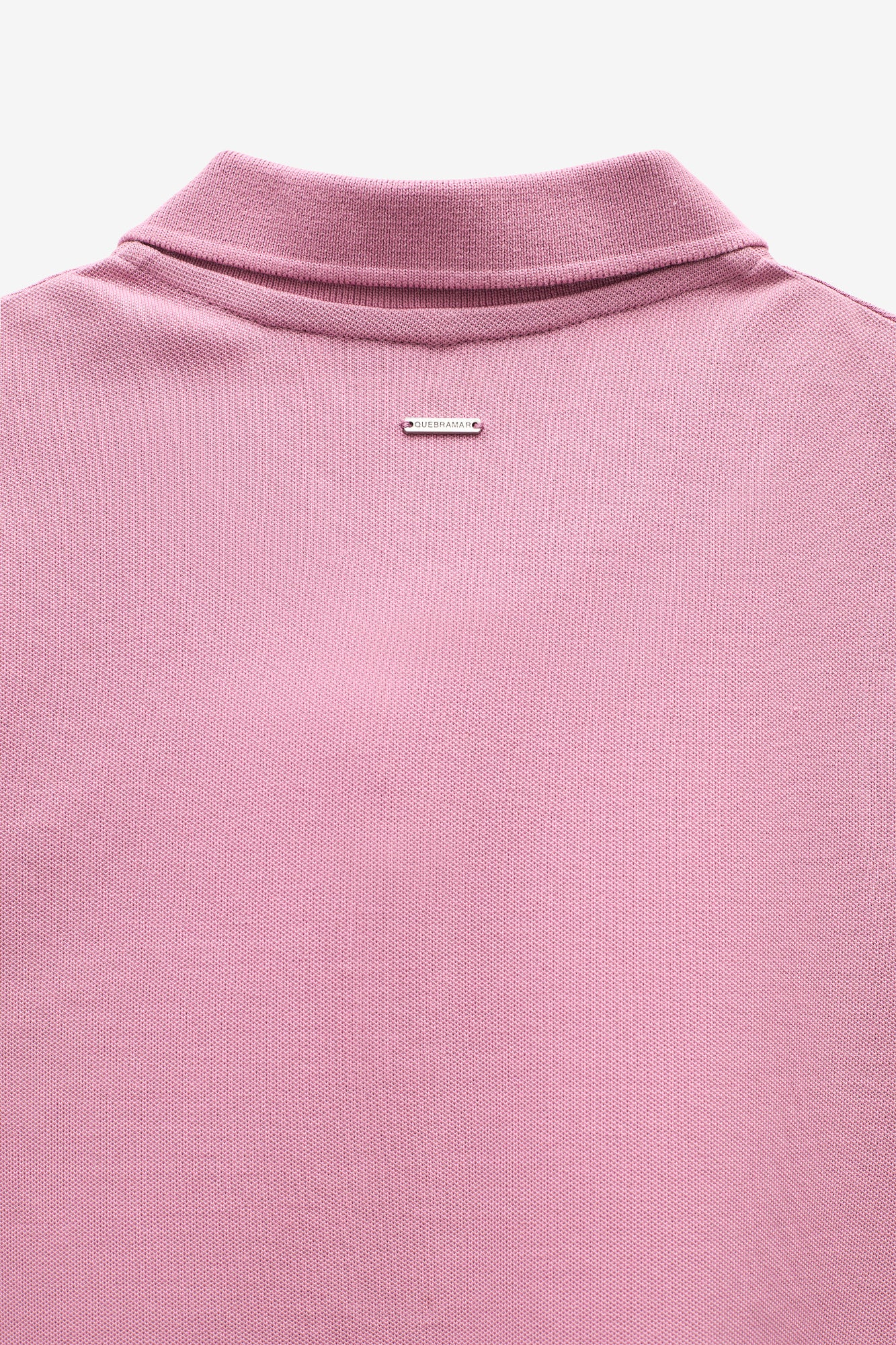 POLO DE CAVAS COM CONTRASTE