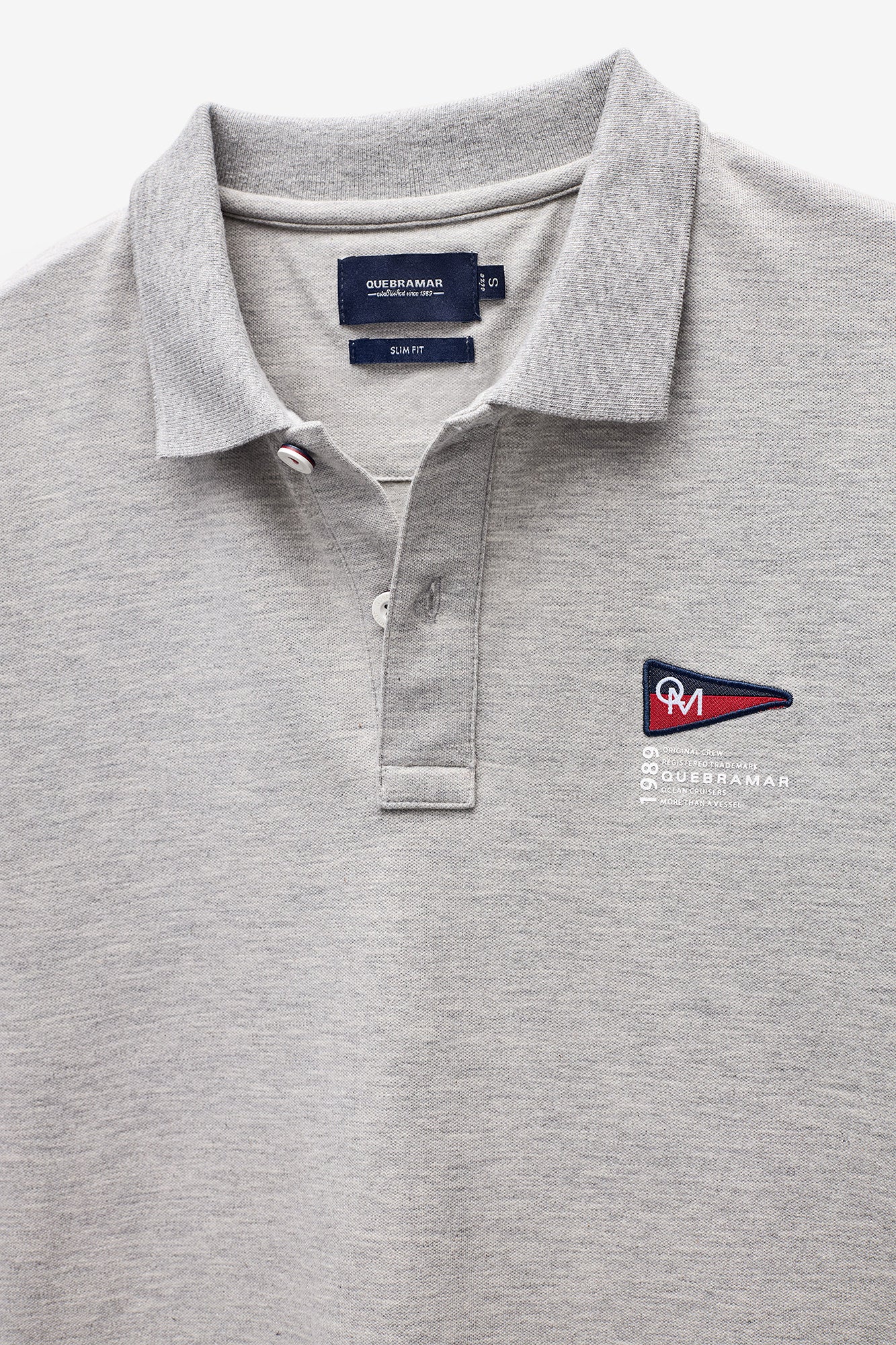 POLO PIQUÉ CON PLACA