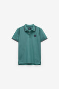POLO COM BADGE E RISCAS NO RIB