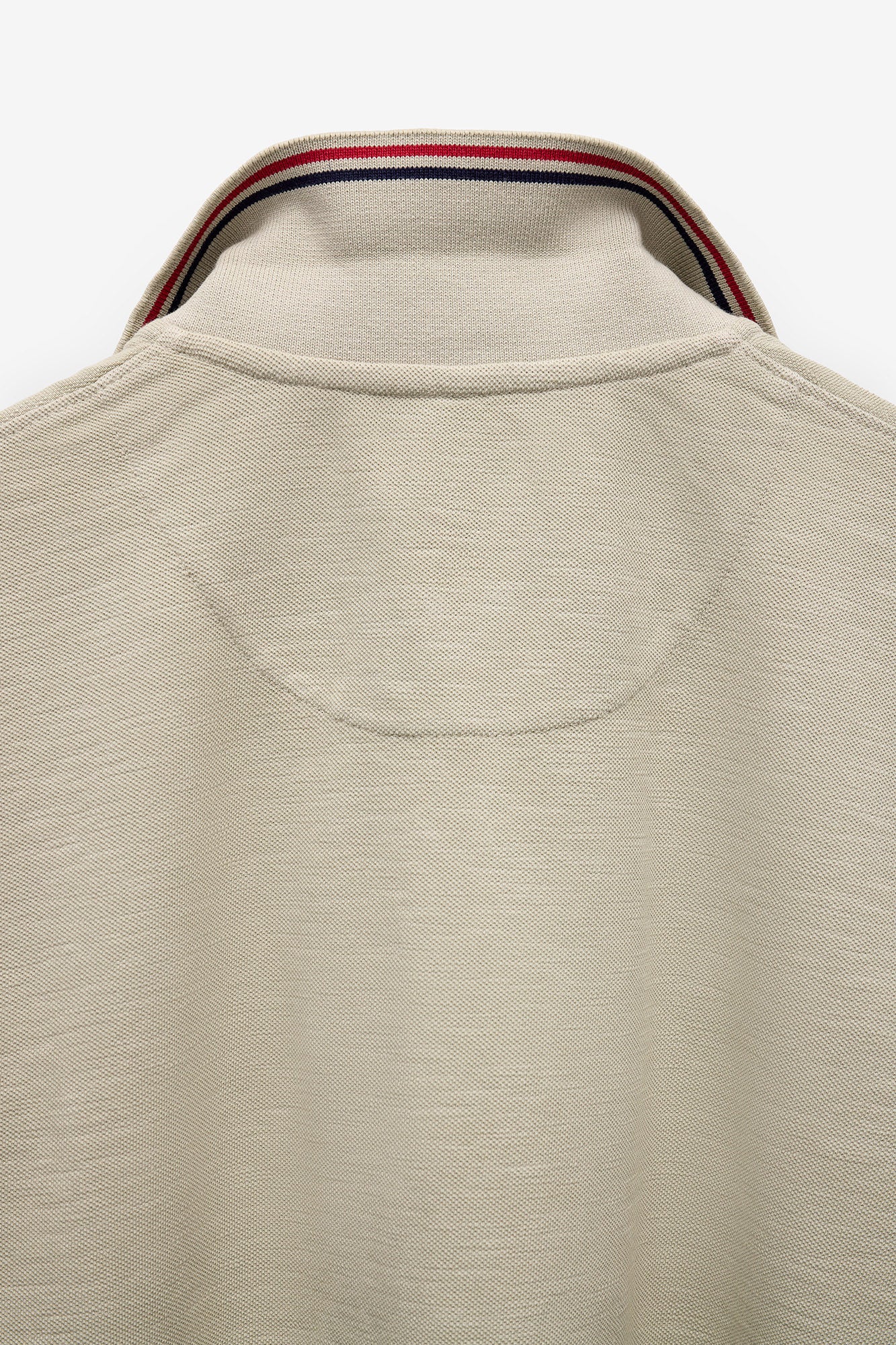 POLO EM PIQUET SLUB COM BOLSO