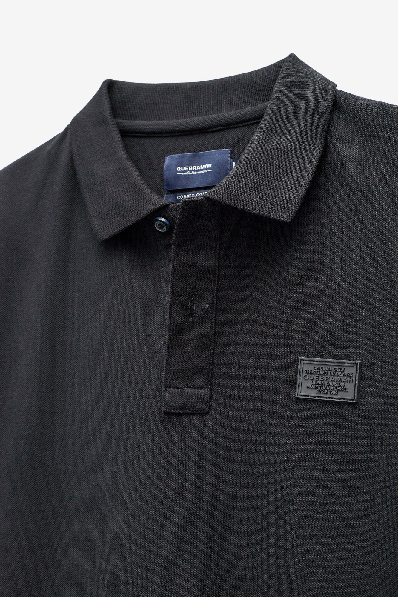 POLO PIQUÉ CON PLACA