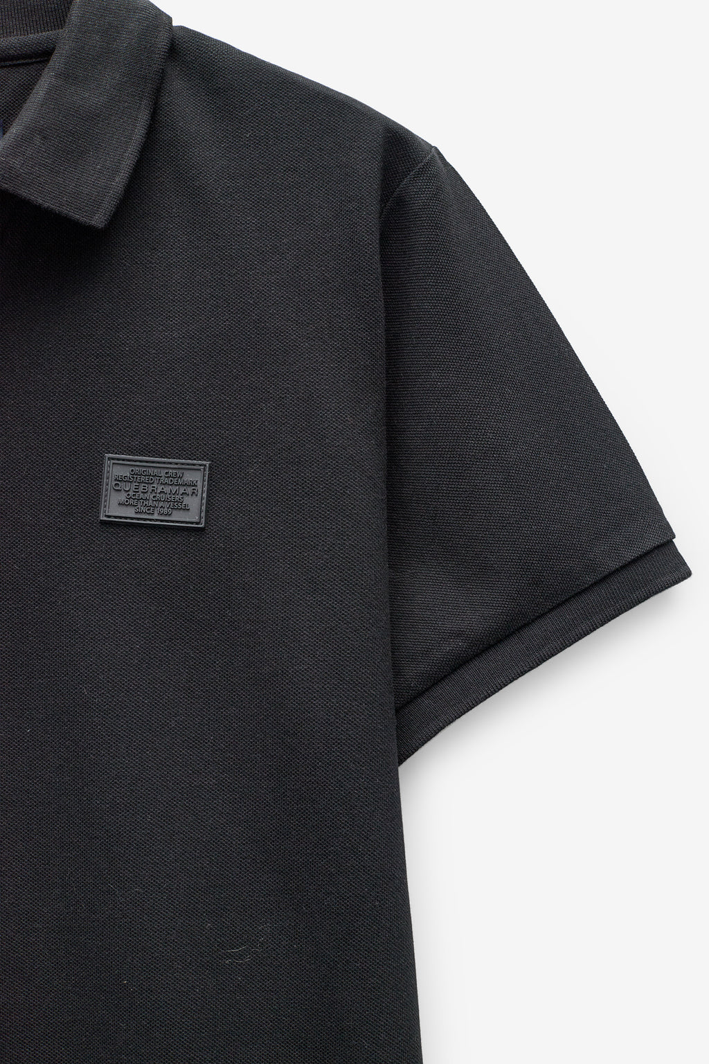 POLO PIQUÉ CON PLACA