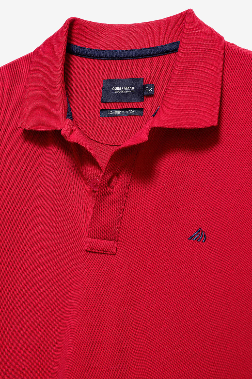 POLO PIQUÉ CON LOGO EN CONTRASTE