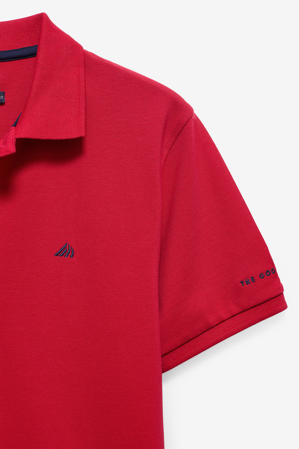 POLO PIQUÉ CON LOGO EN CONTRASTE