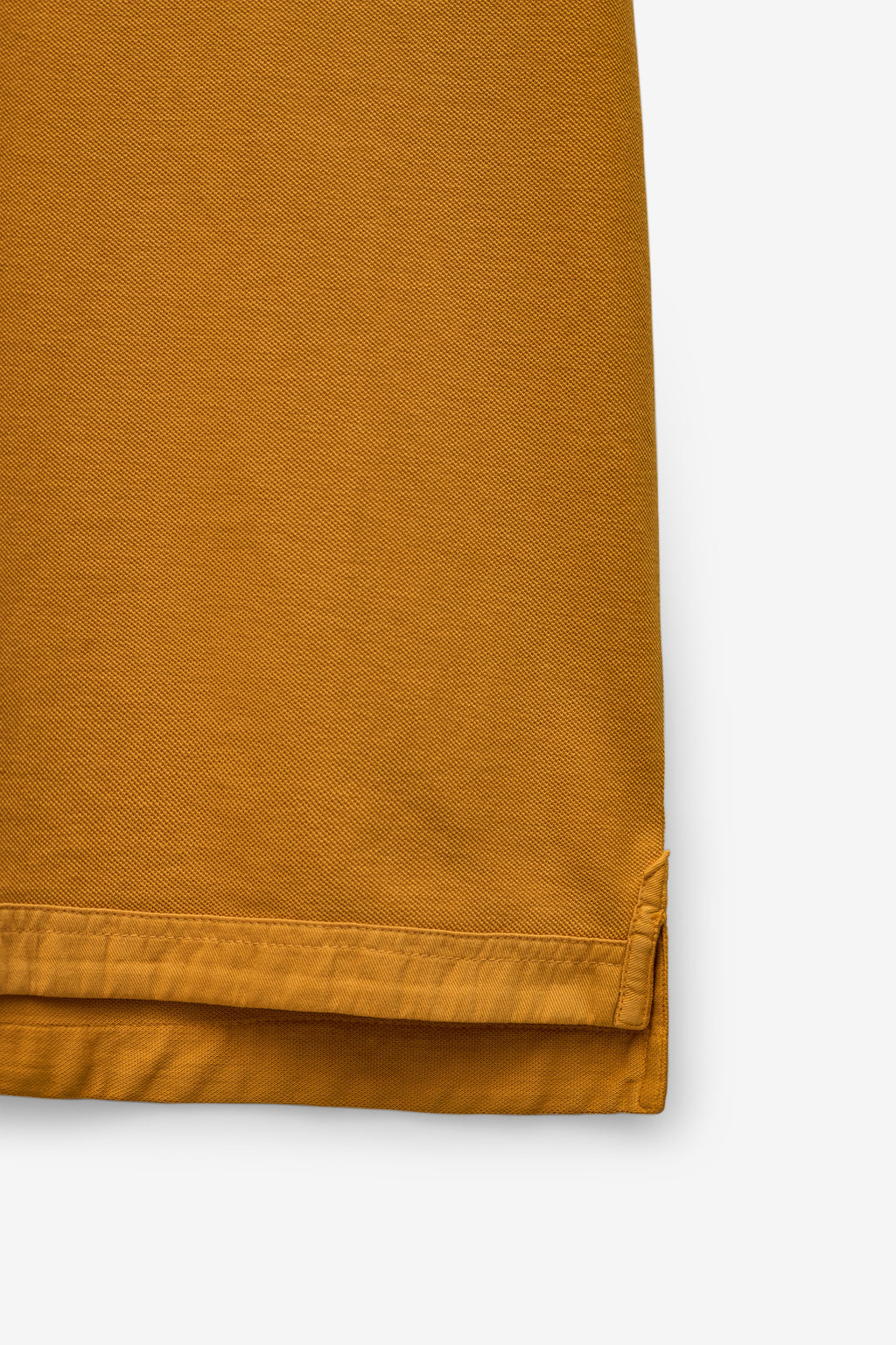 POLO PIQUET LISO COM BORDADO
