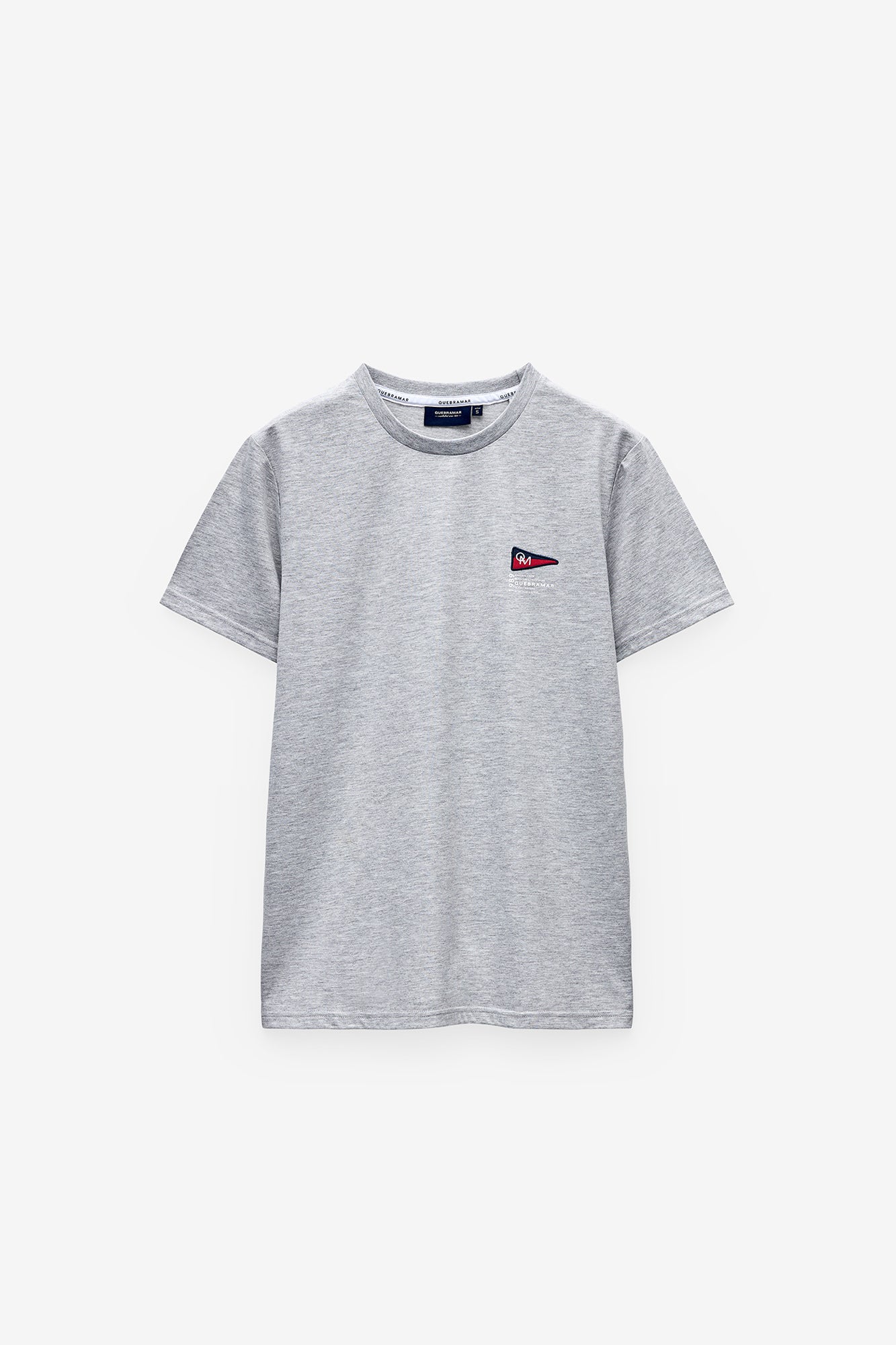 CAMISETA CON INSIGNIA