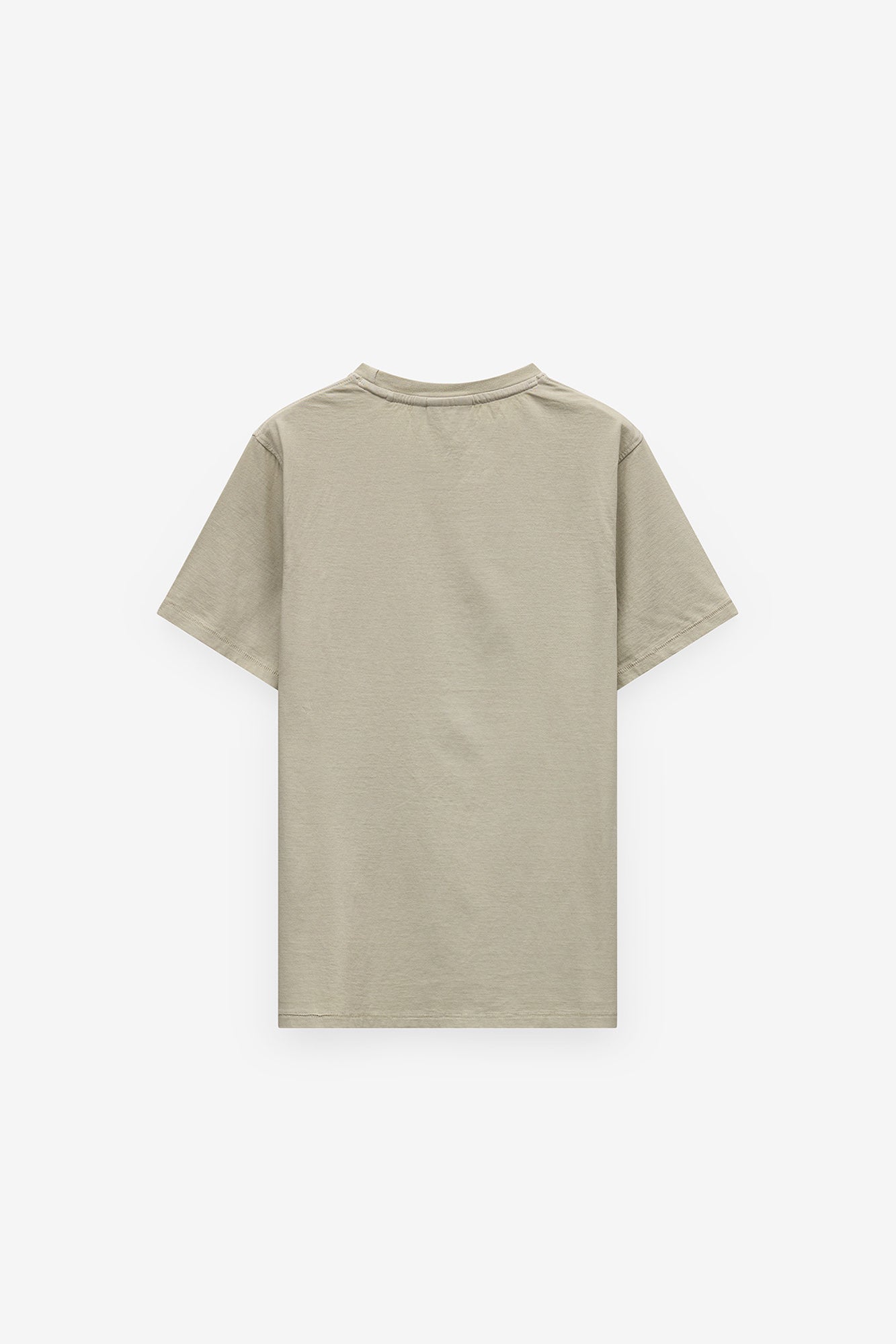CAMISETA CON BOLSILLO Y RIBETE