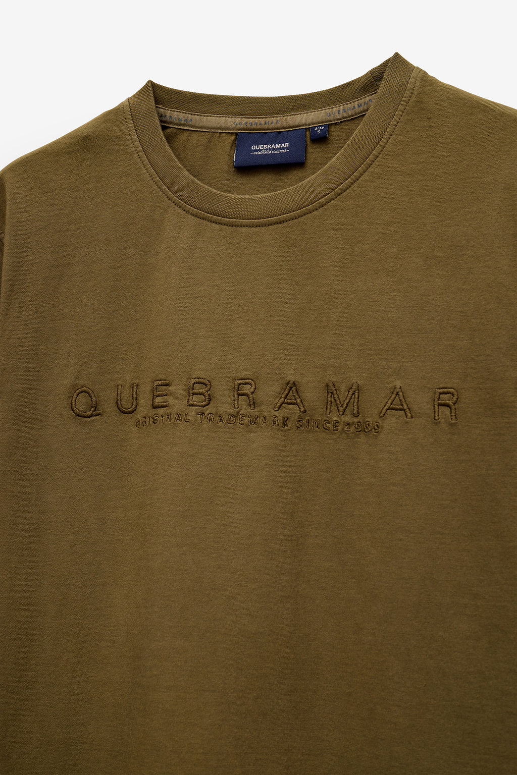 CAMISETA CON BORDADO QUEBRAMAR