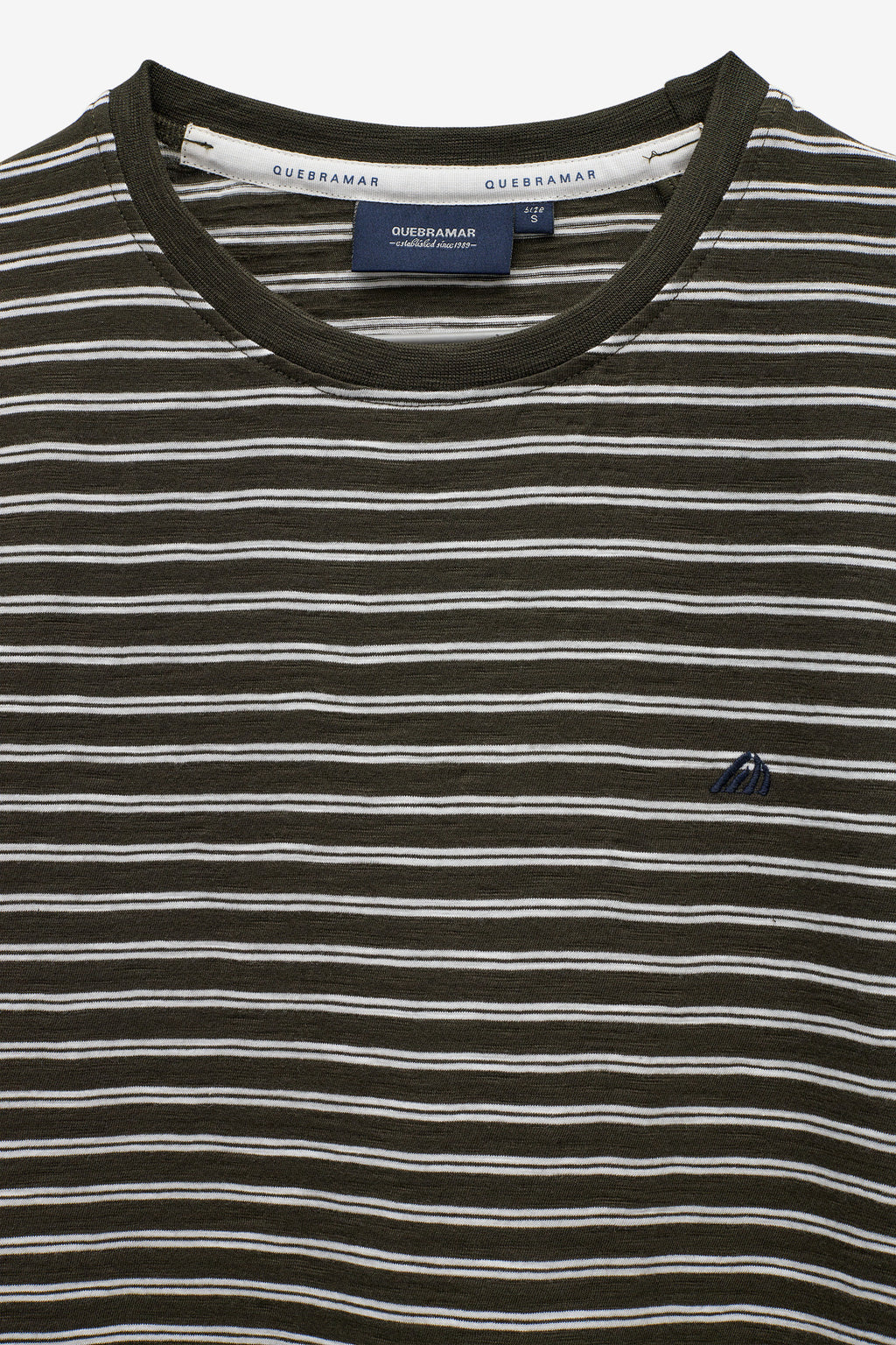T SHIRT COM RISCAS