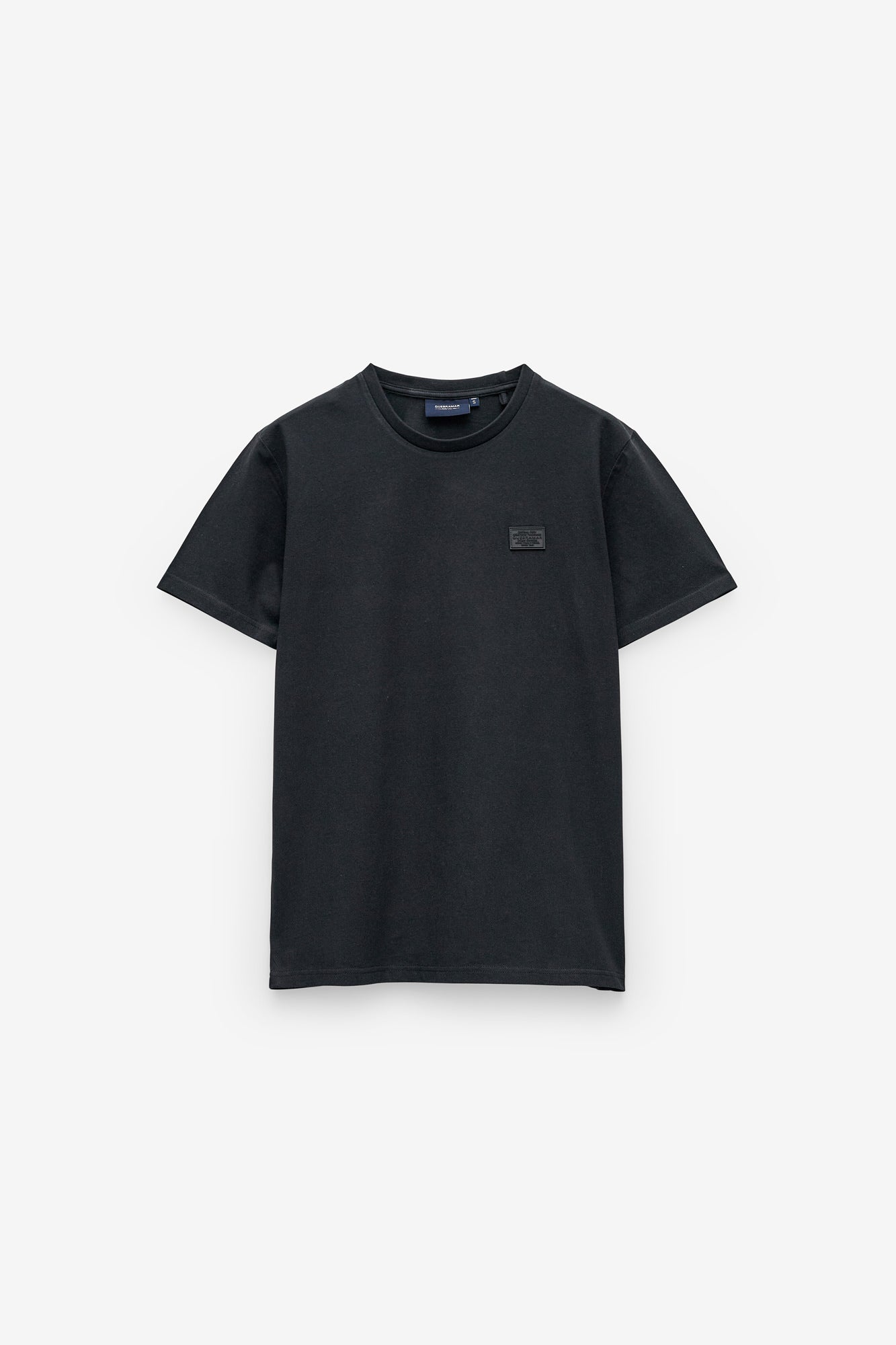 CAMISETA CON INSIGNIA