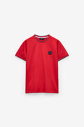 CAMISETA CON INSIGNIA Y RAYAS EN EL RIB