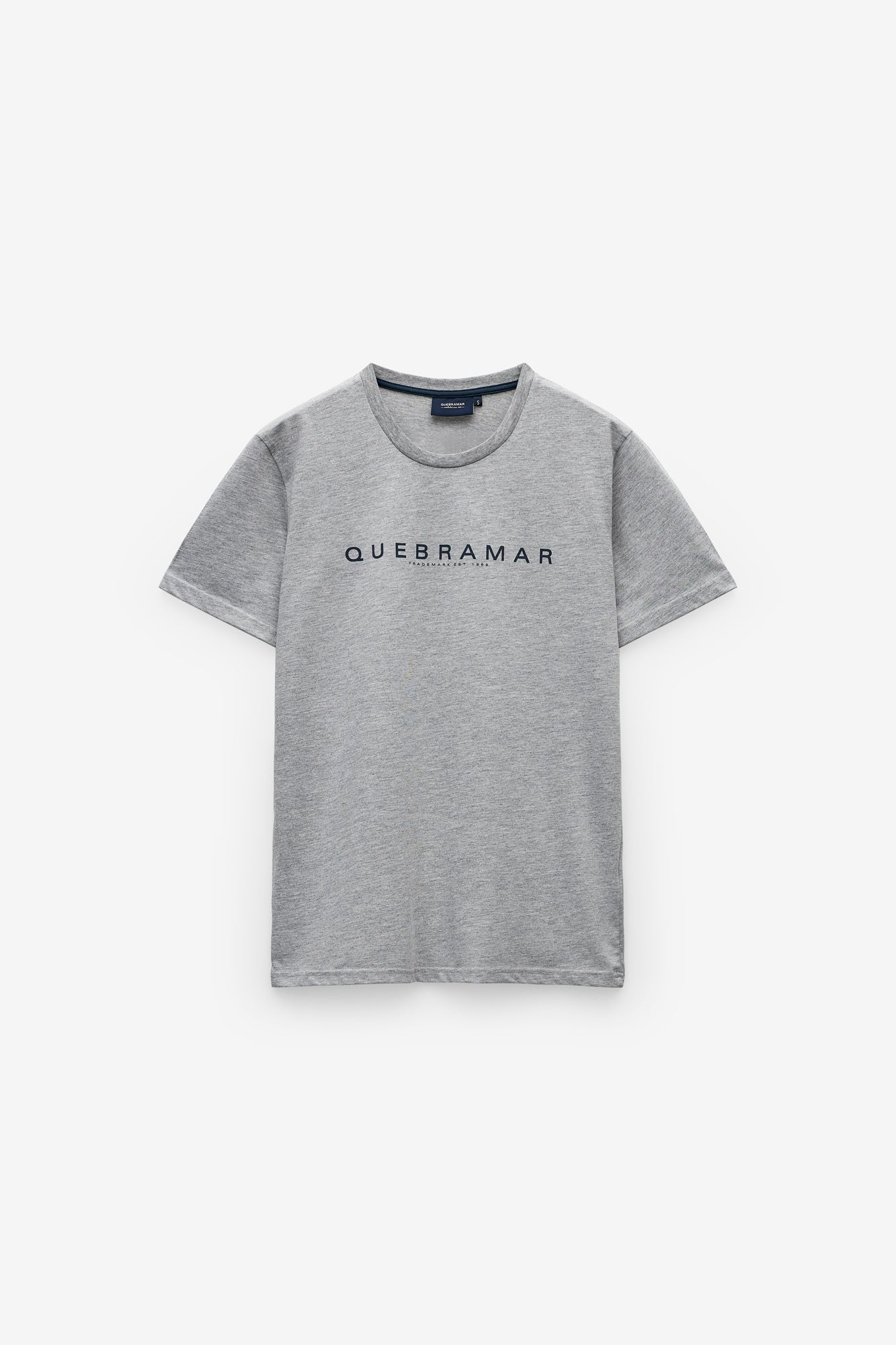 T-SHIRT BÁSICA COM PRINT QUEBRAMAR