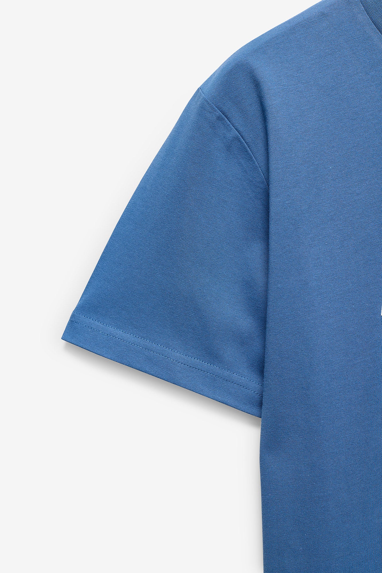 T-SHIRT COM PRINT E ETIQUETA