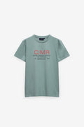 CAMISETA CON ESTAMPADO Y ETIQUETA