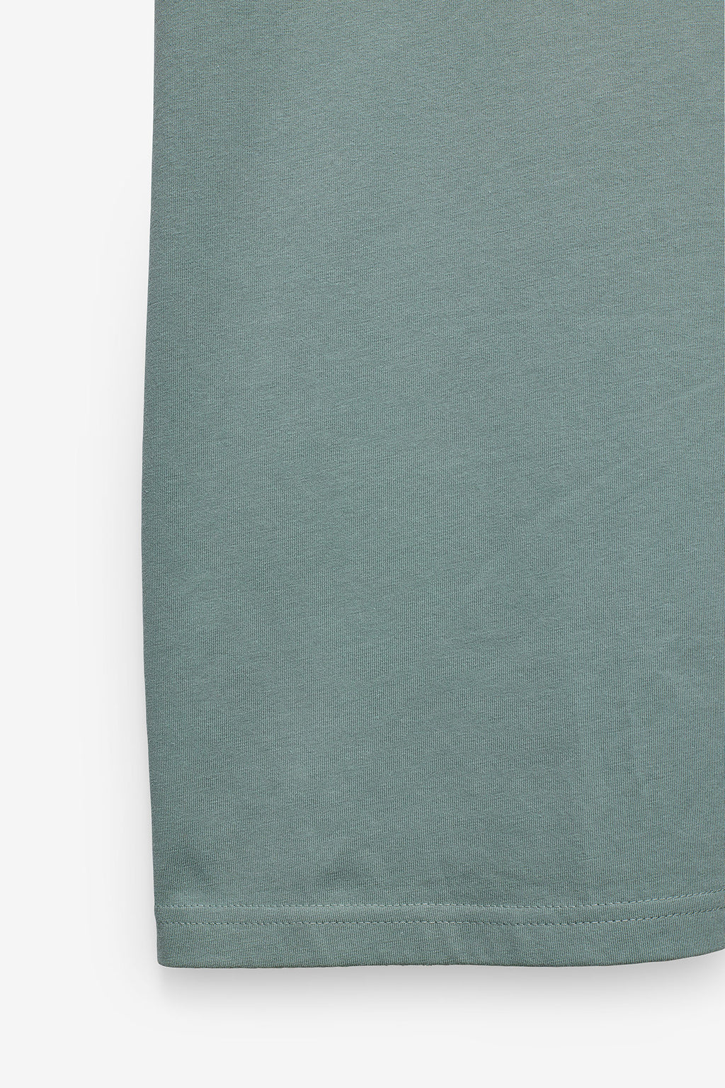 CAMISETA CON ESTAMPADO Y ETIQUETA
