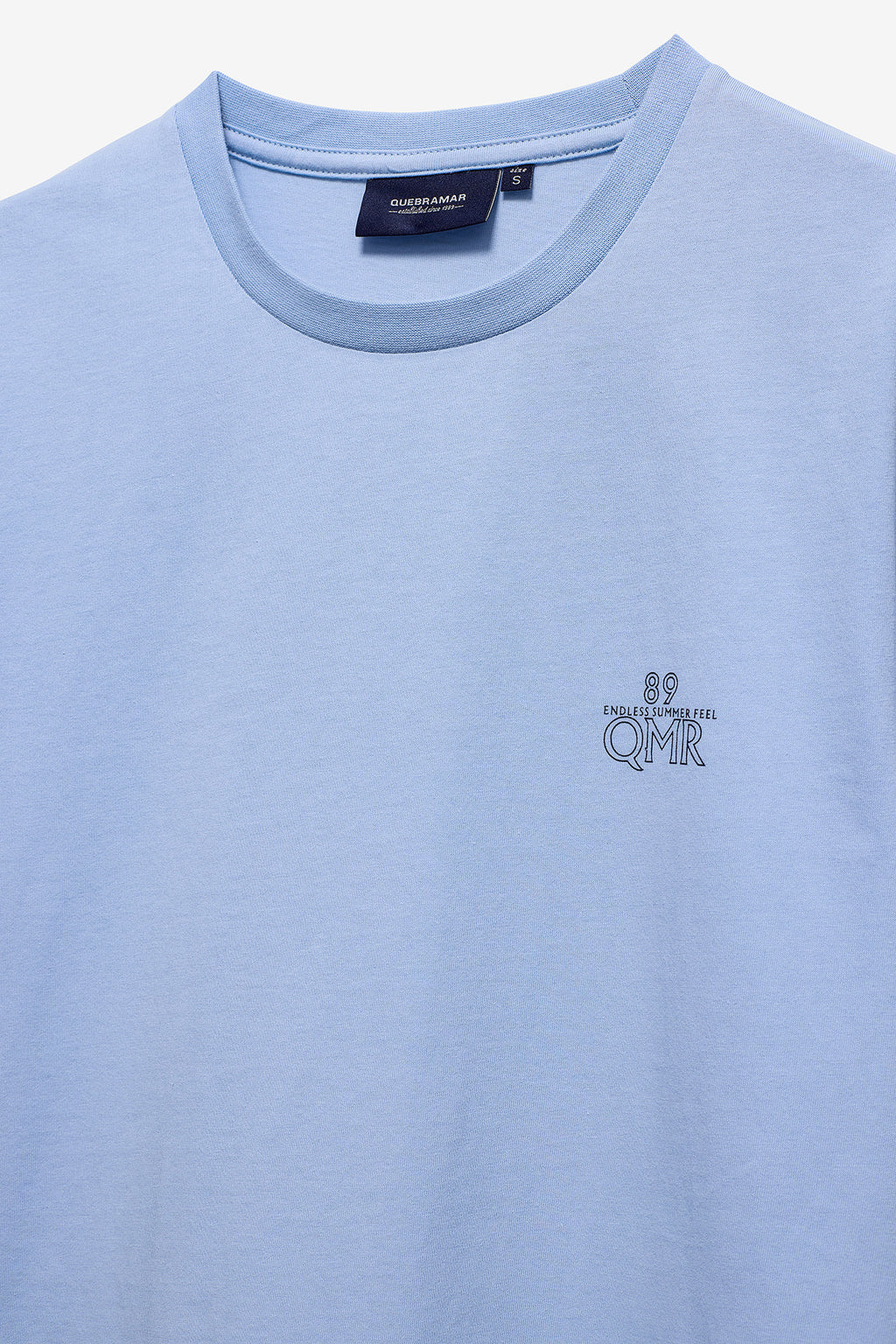 CAMISETA CON ESTAMPADO QMR