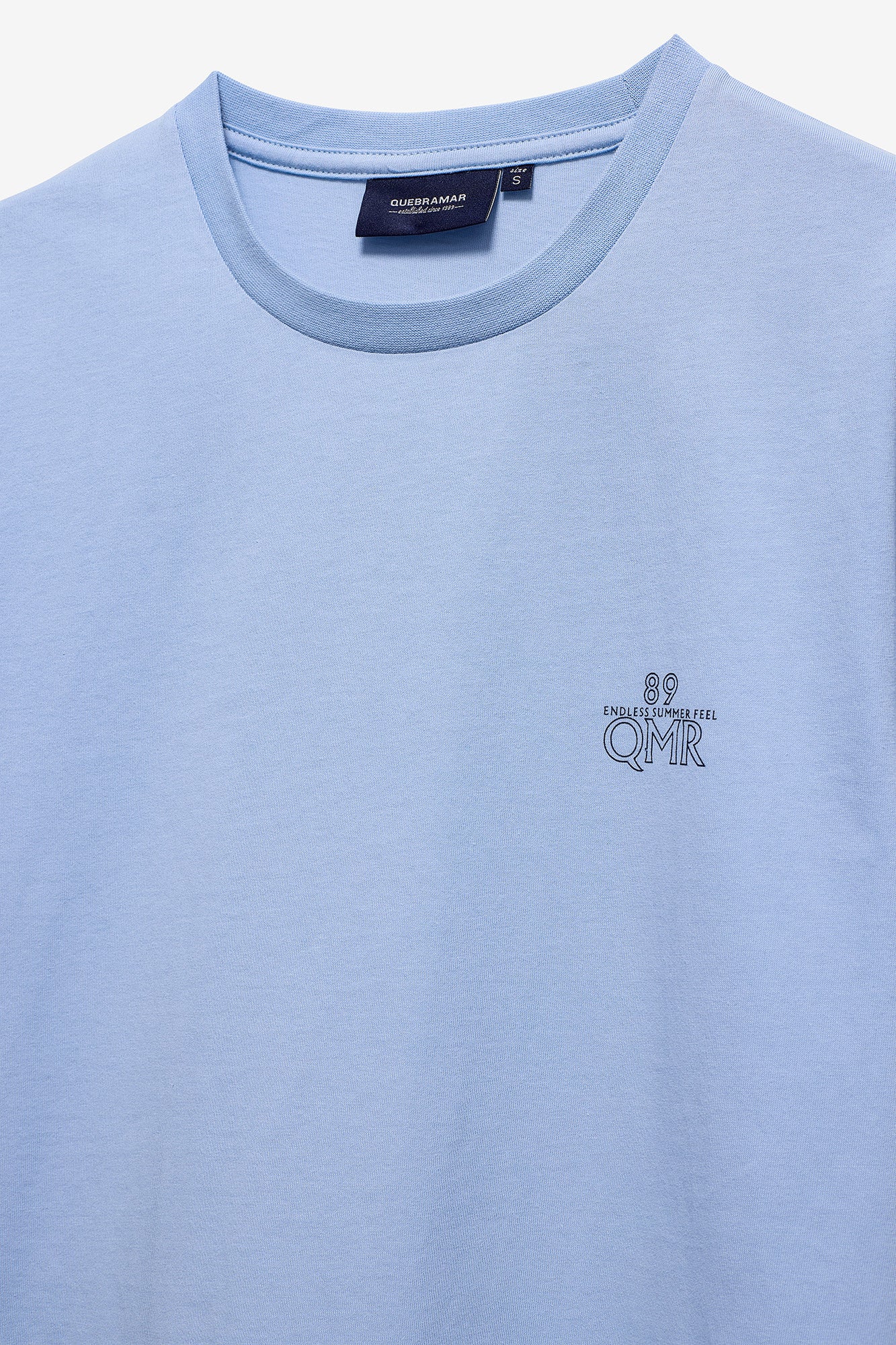 CAMISETA CON ESTAMPADO QMR