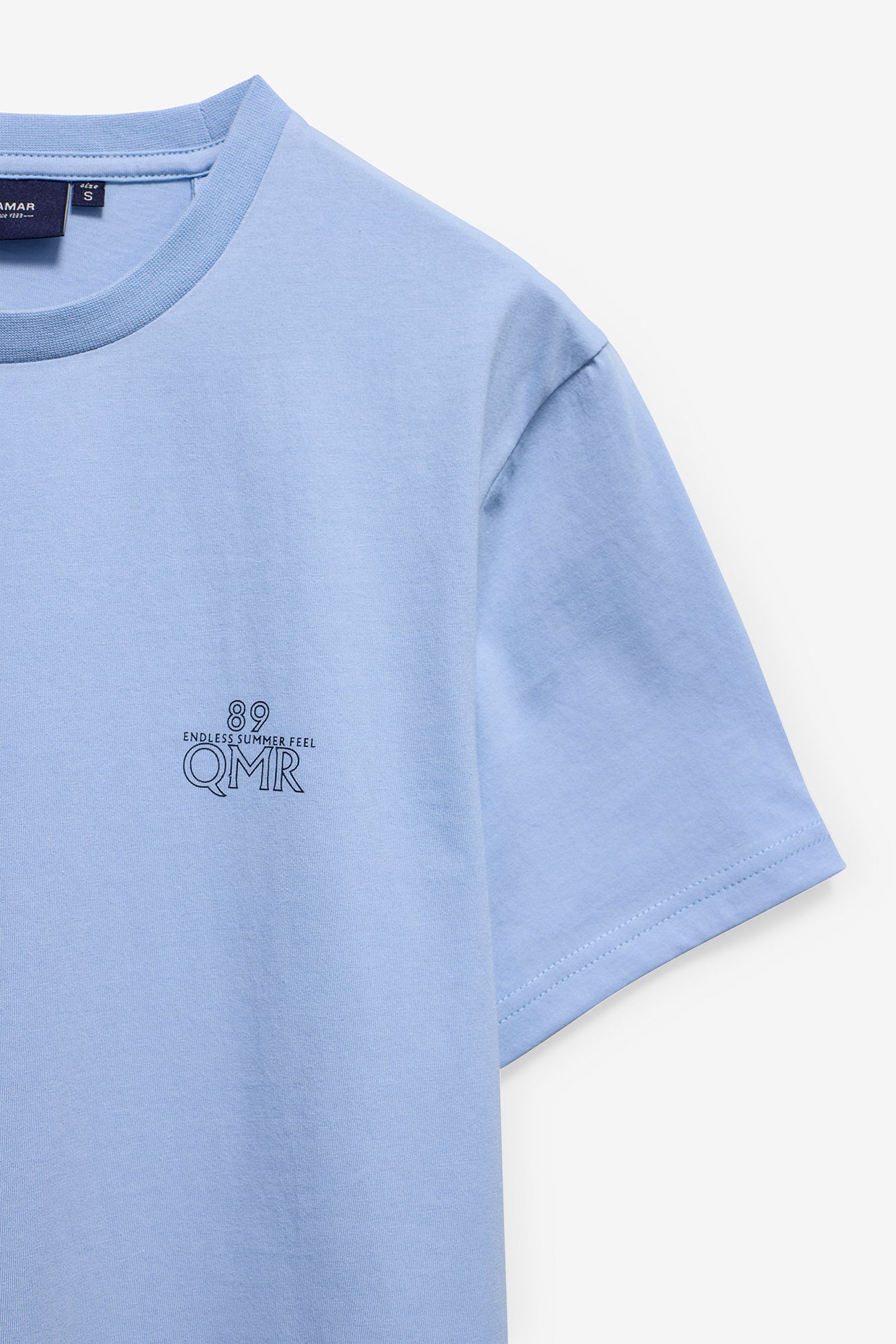 CAMISETA CON ESTAMPADO QMR