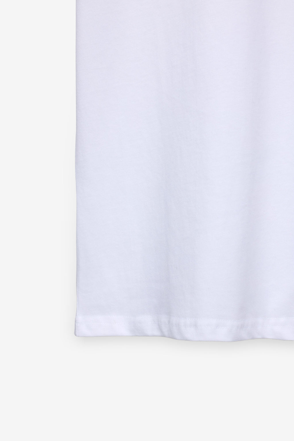CAMISETA CON ESTAMPADO TEXTUAL EN CONTRASTE