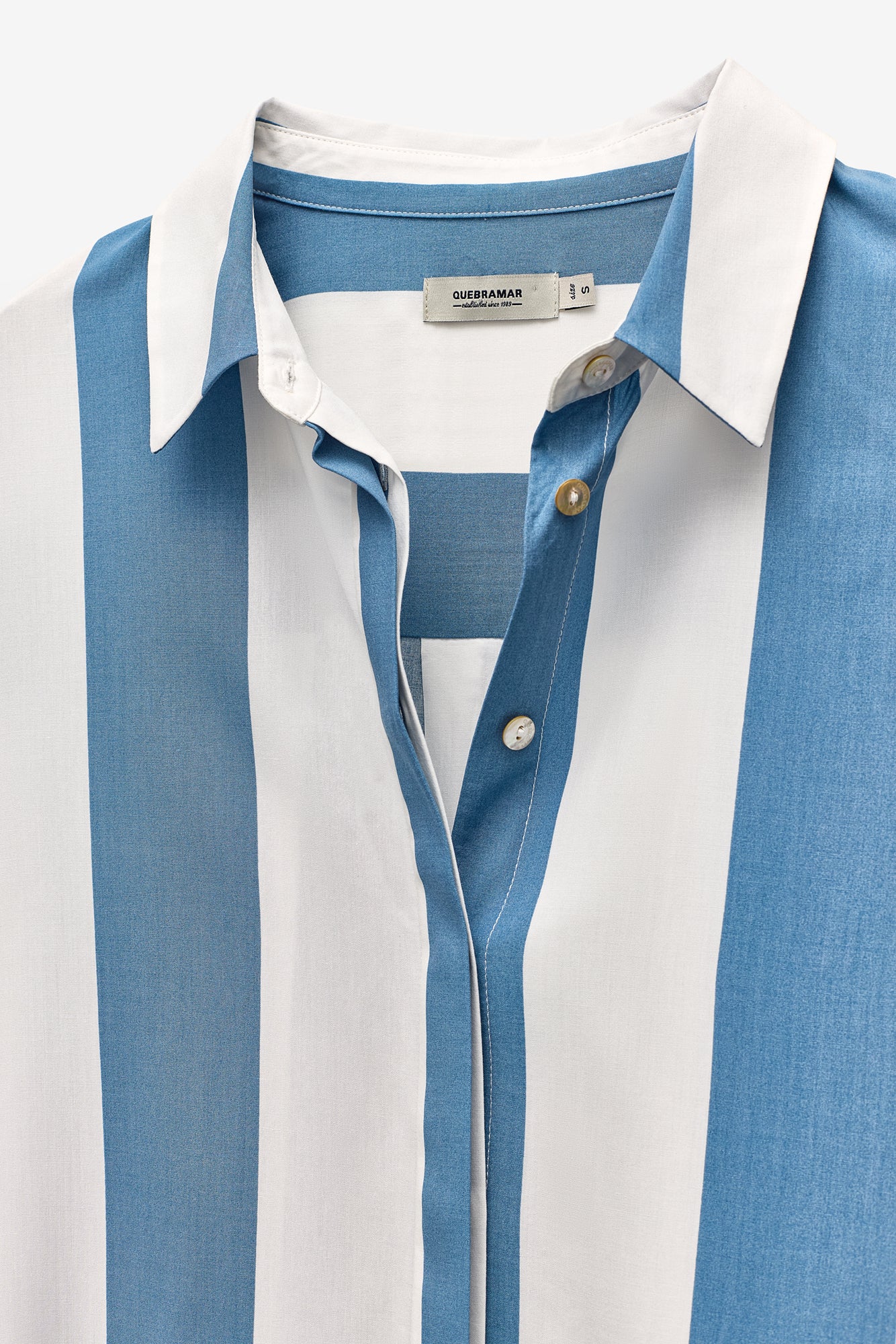 CAMISA COM RISCAS LARGAS