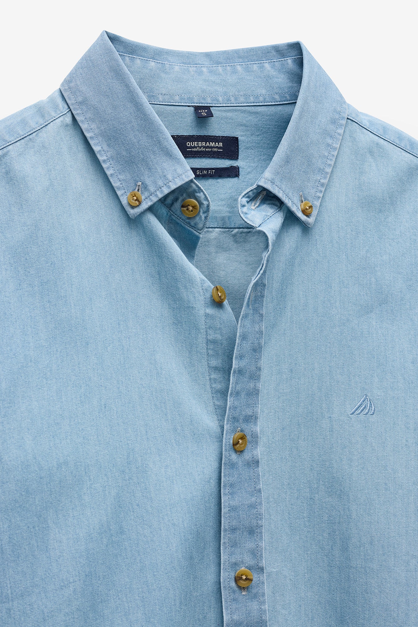 CAMISA SLIM FIT EM GANGA LEVE