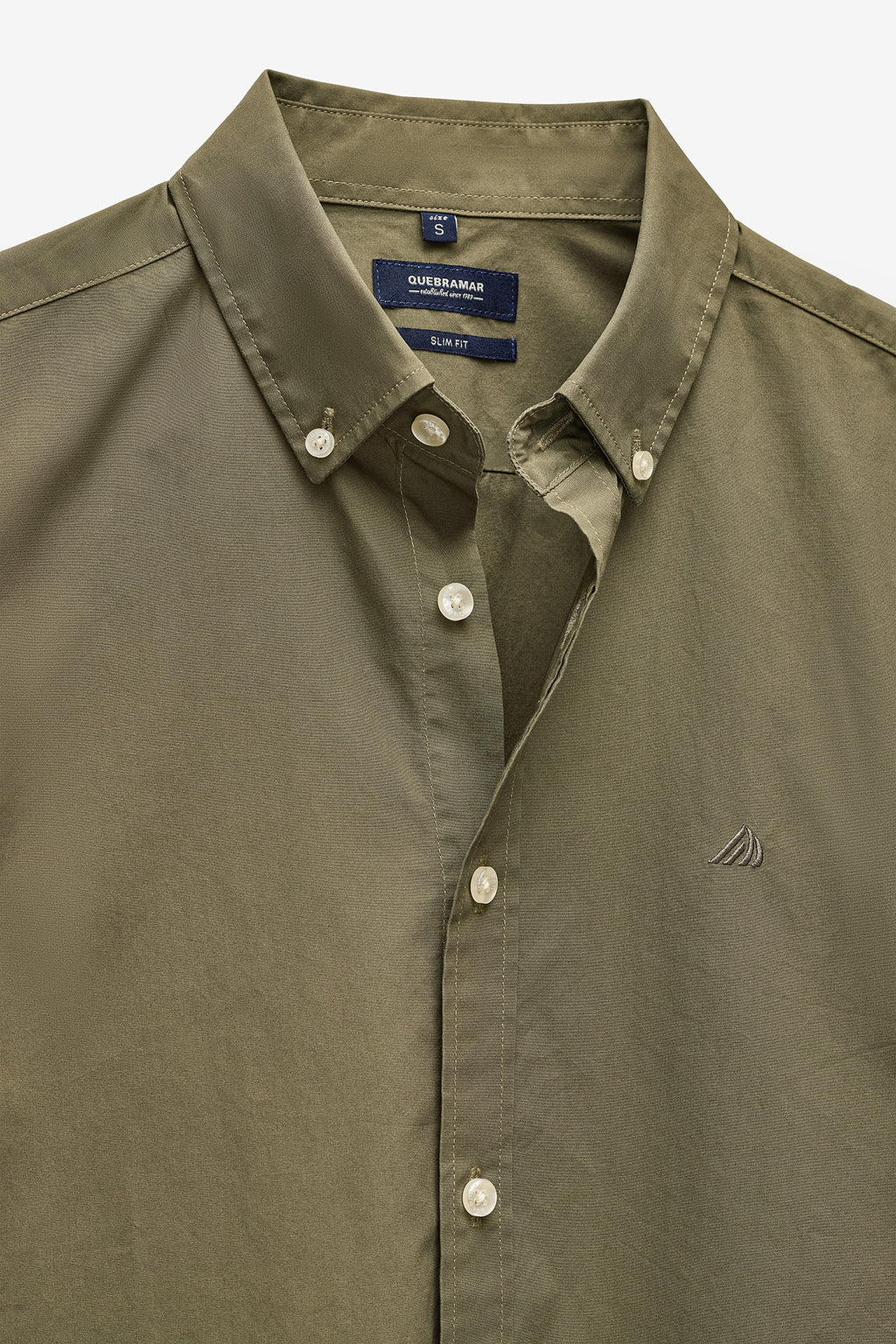 CAMISA BÁSICA EM POPELINA SLIM FIT