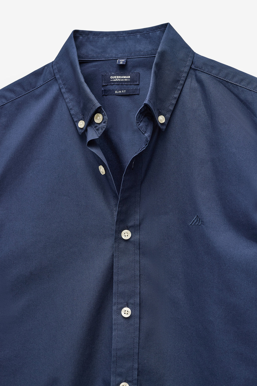 CAMISA BÁSICA EM POPELINA SLIM FIT