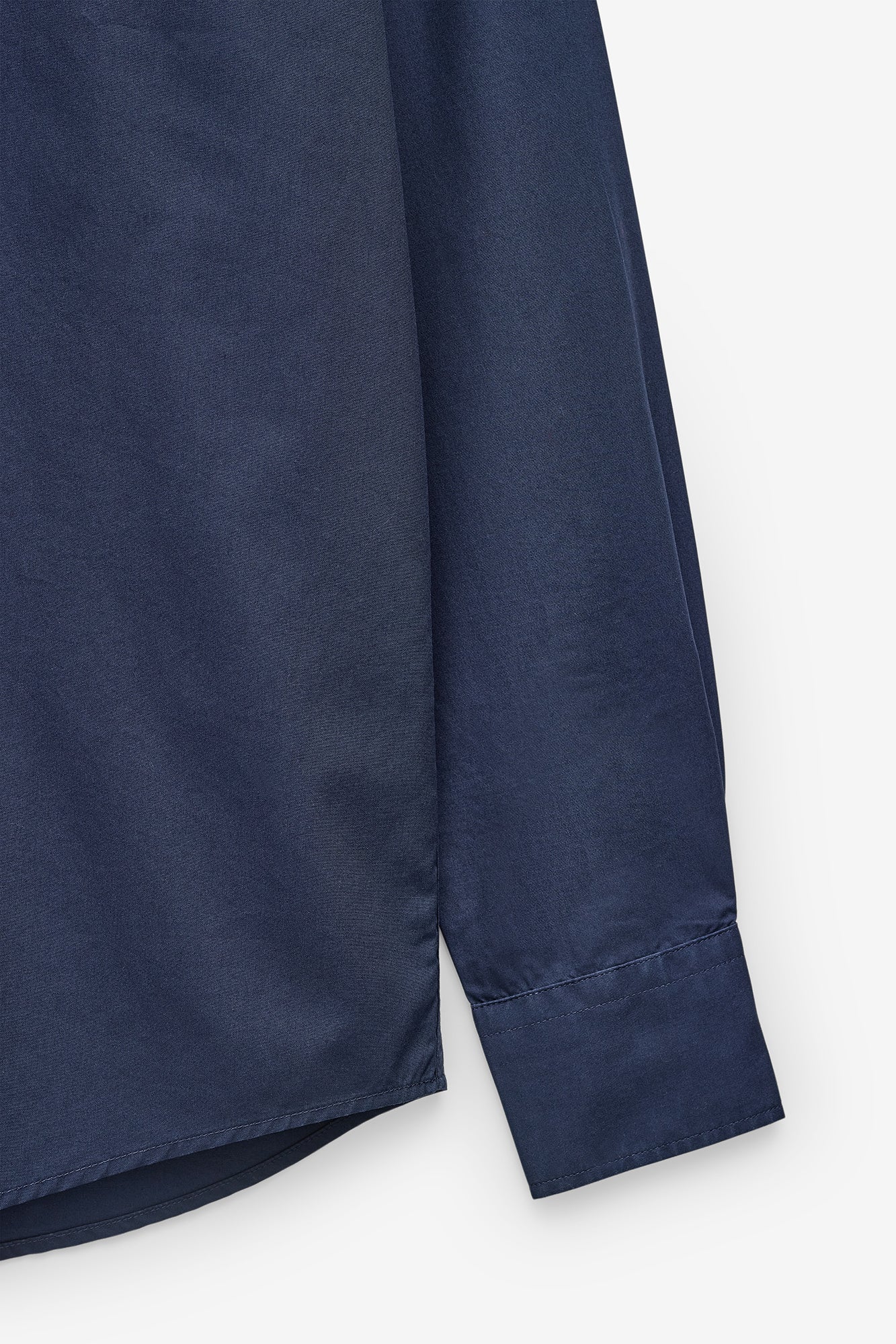CAMISA BÁSICA EM POPELINA SLIM FIT