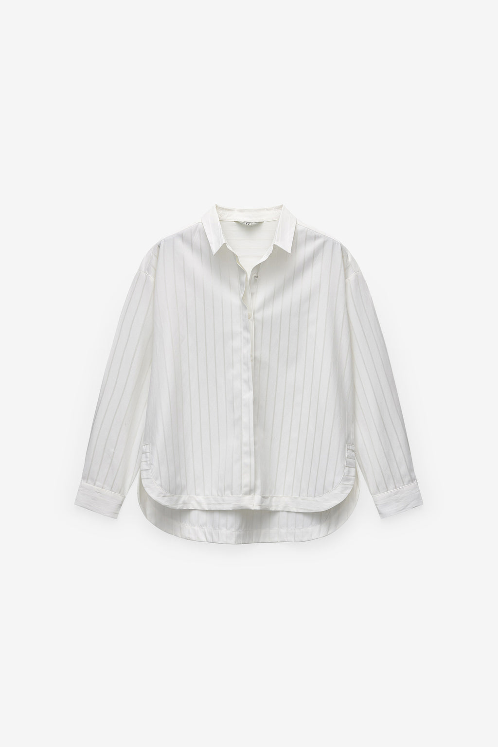 CAMISA LARGA ACETINADA COM RISCAS