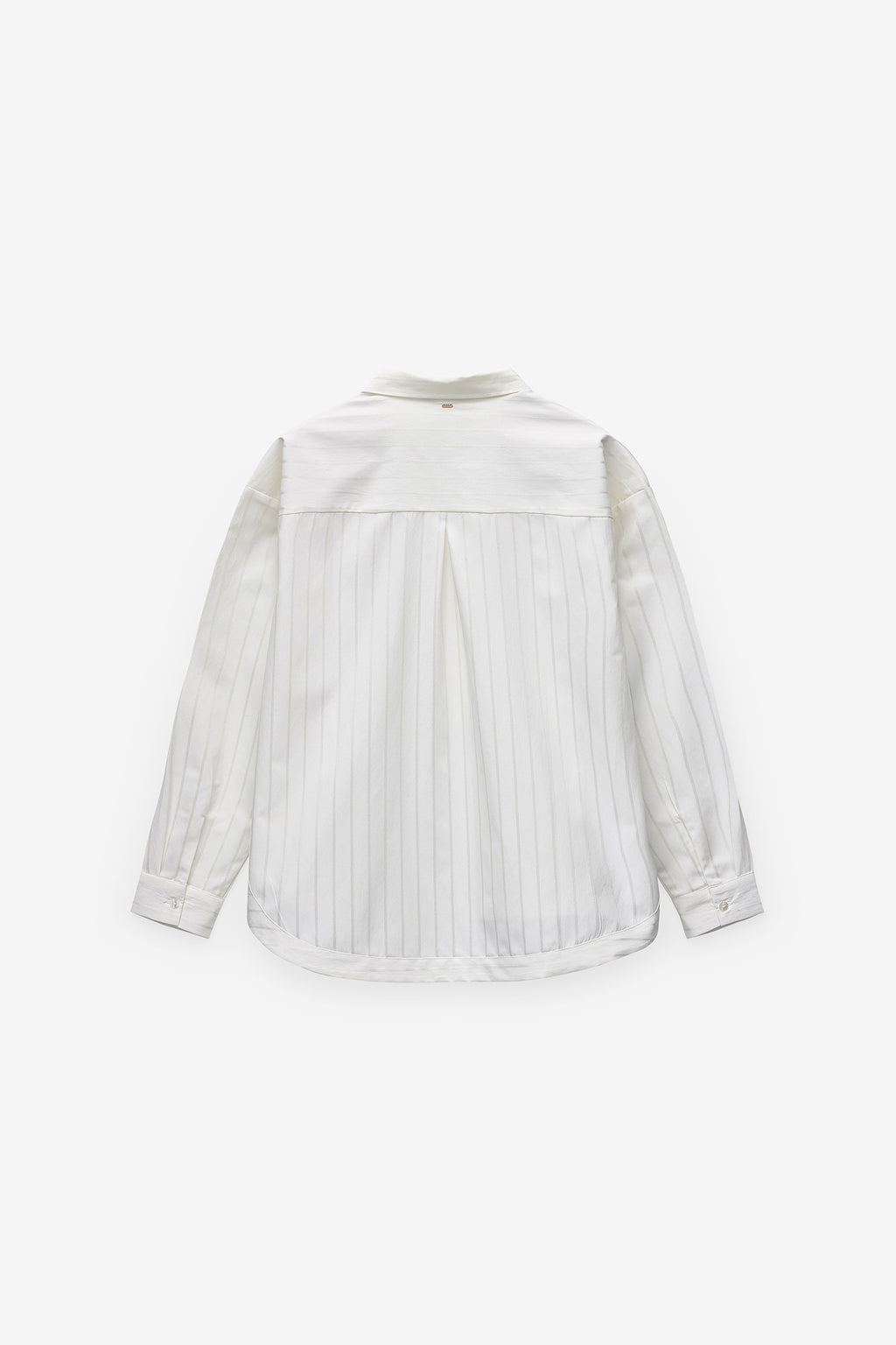 CAMISA LARGA ACETINADA COM RISCAS