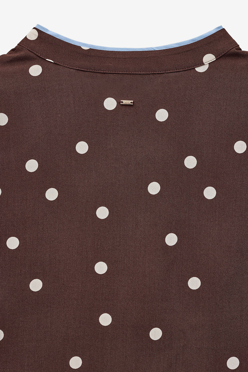 CAMISA POLKA DOTS COM FITA EM CONTRASTE