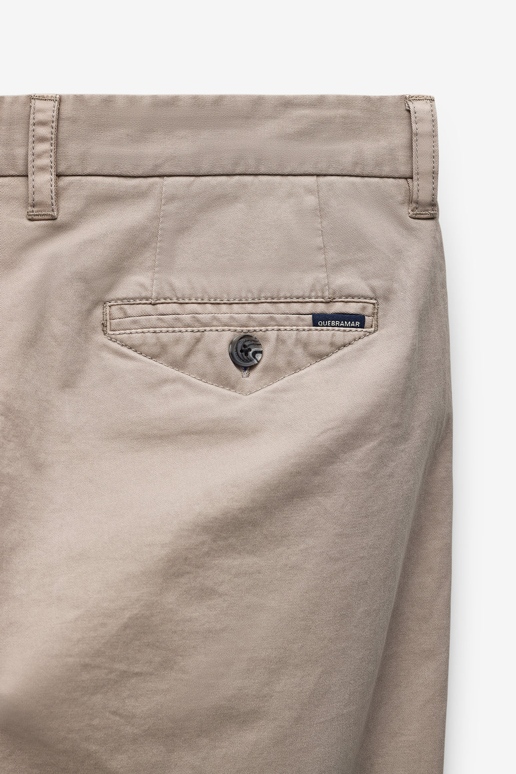 PANTALÓN CHINO TAPERED FIT CON PINZAS