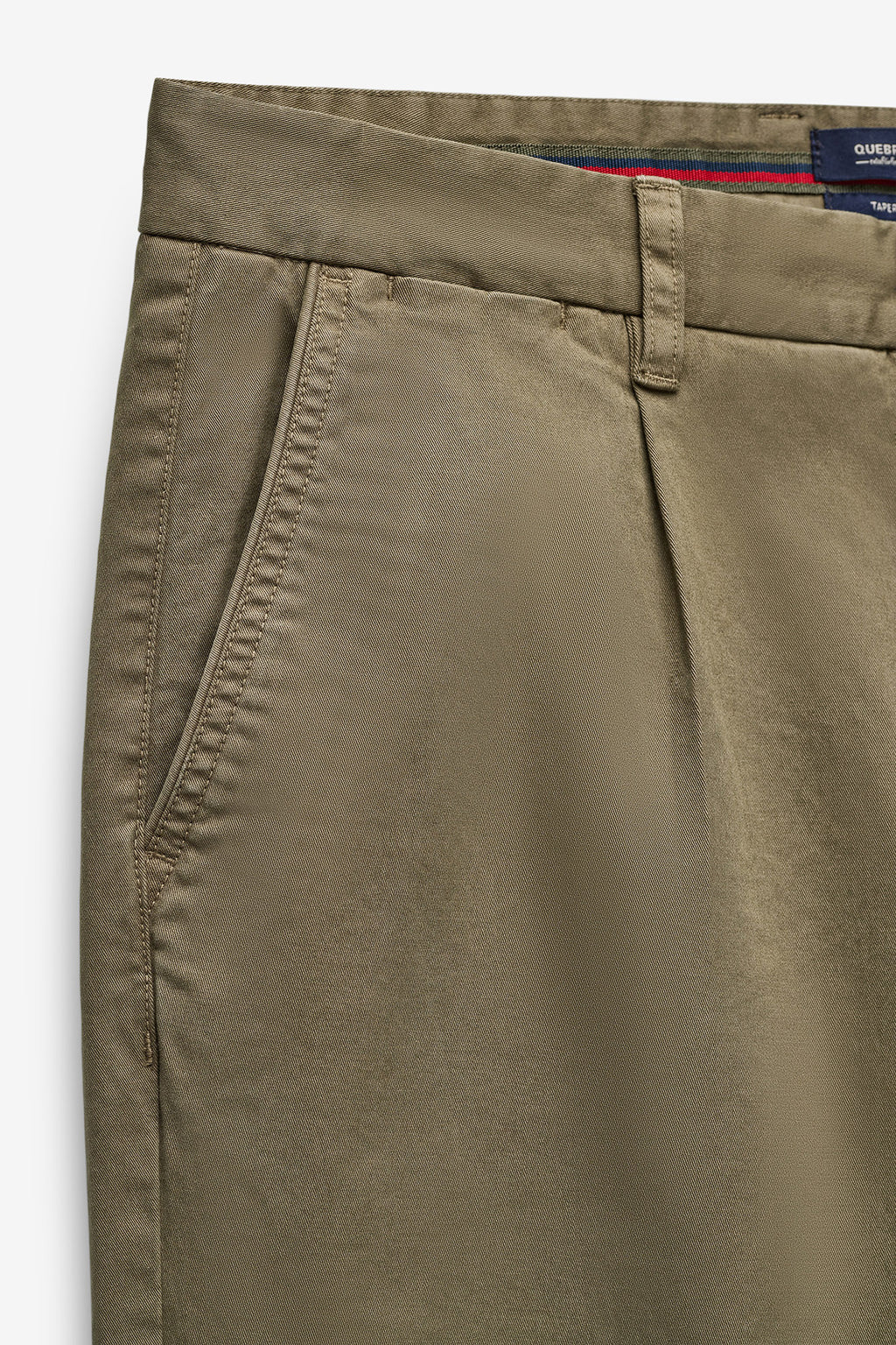 PANTALONES CHINO TAPERED FIT CON PINZAS