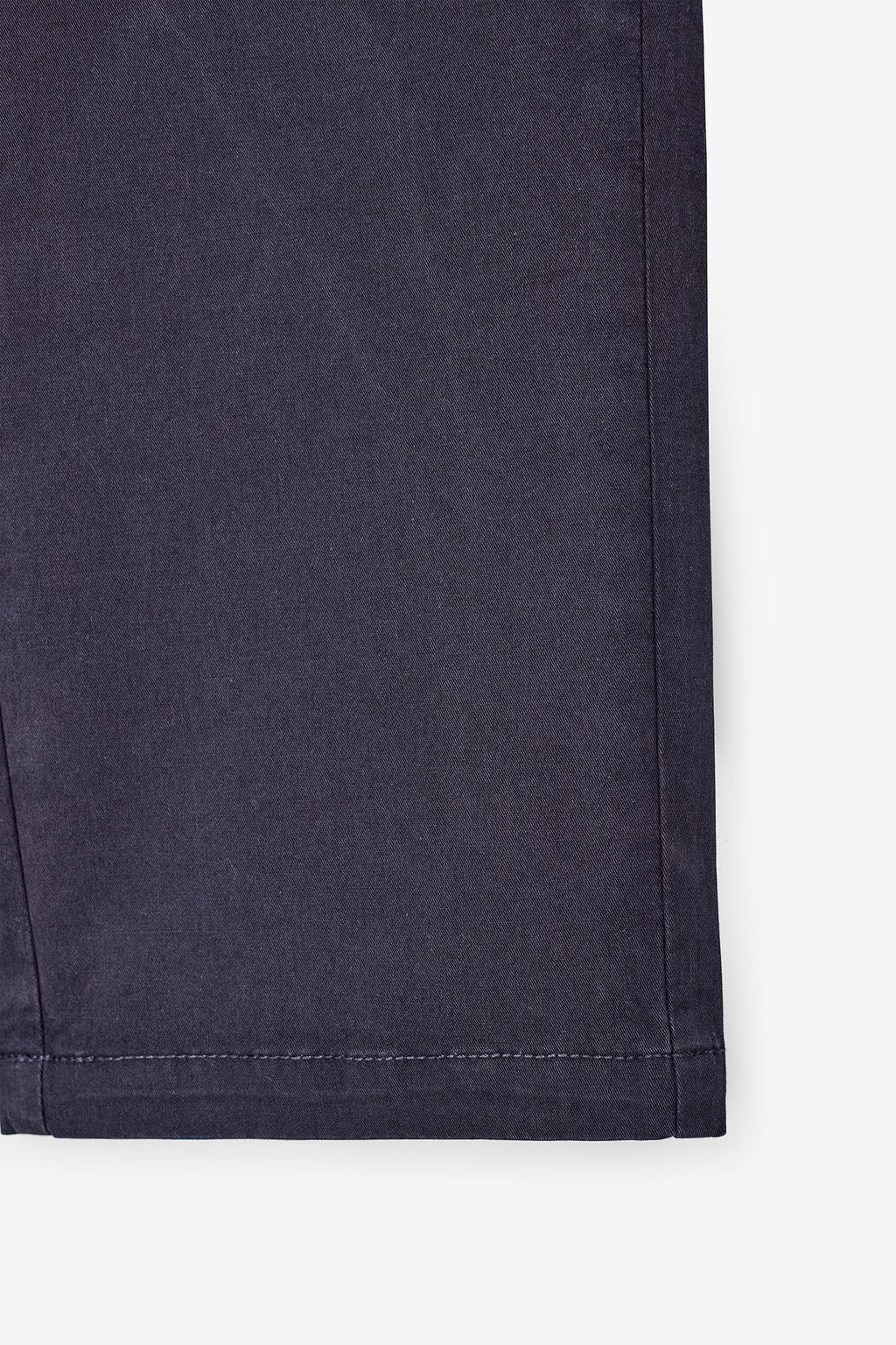PANTALÓN CHINO CON ELÁSTICO LATERAL