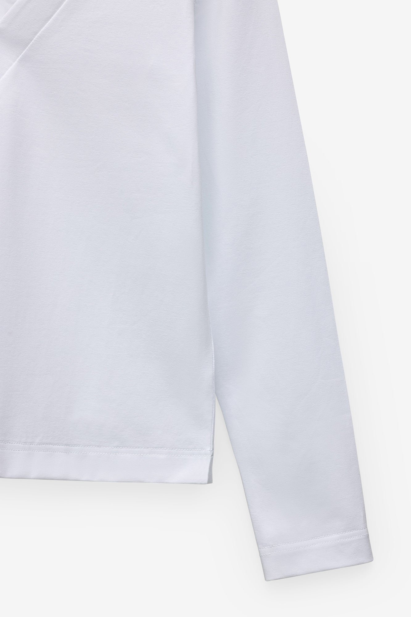 LONGSLEEVE COM DECOTE EM V